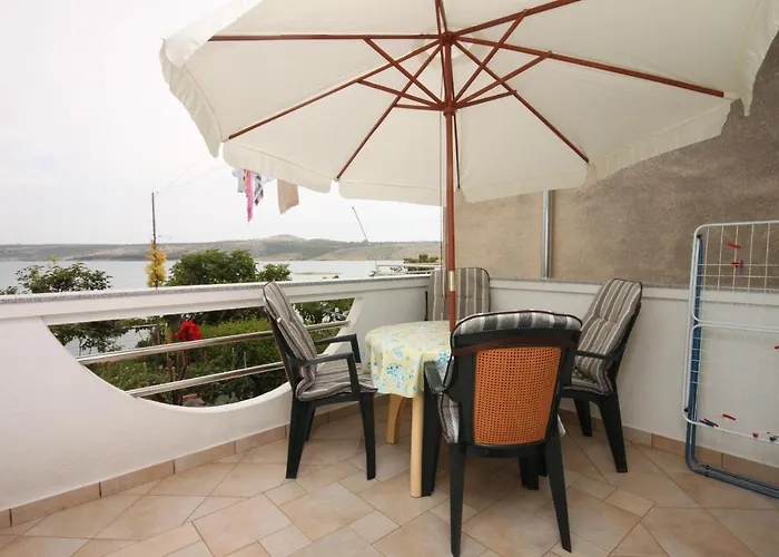 Apartman By The Sea Posedarje, Novigrad - 6617 Posedarje